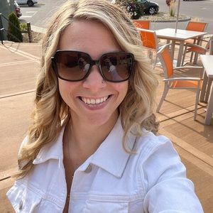 Meet your Posher, Ashley